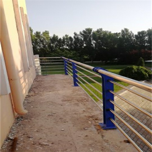 榮成304橋梁護欄多少錢一米