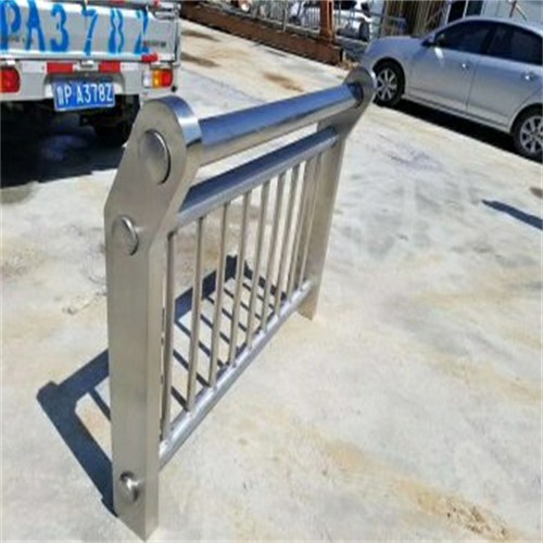 海南不銹鋼復合管護欄不銹鋼護欄價格不銹鋼地鐵站臺欄桿