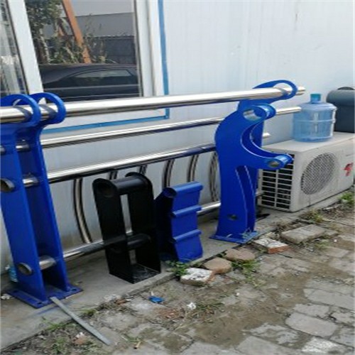 鞍山304不銹鋼復(fù)合管不銹鋼護(hù)欄價格城市景觀不銹鋼欄桿