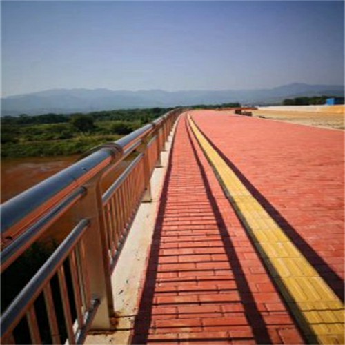 淄博碳素復(fù)合管護(hù)欄品質(zhì)保證