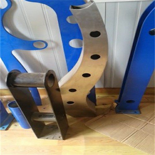 乳山304不銹鋼碳素鋼復(fù)合管加工廠子