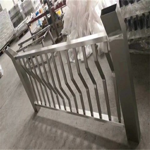 昭通不銹鋼復合管護欄不銹鋼欄桿價格不銹鋼地鐵站臺欄桿