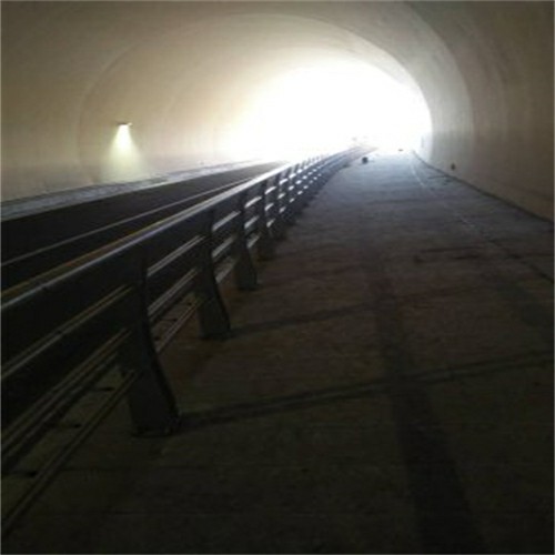 三明不銹鋼復(fù)合管護(hù)欄值得信賴復(fù)合管欄桿	