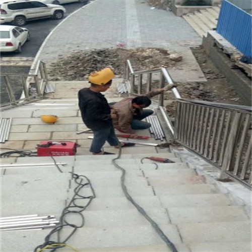 廣西河池市拉索防撞欄桿適用各種橋型