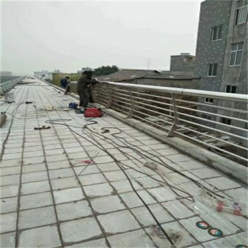 吉林碳素復(fù)合管護(hù)欄免費(fèi)拿樣