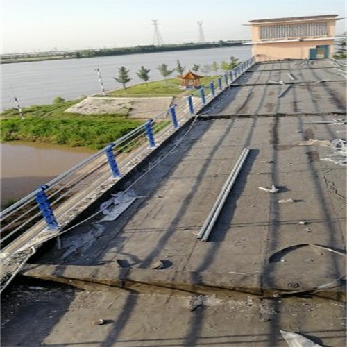 舞鋼201不銹鋼復(fù)合管橋梁護(hù)欄加工廠子