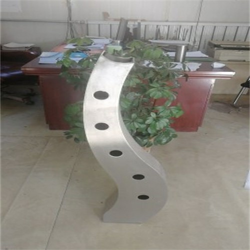 山東煙臺市噴漆不銹鋼纜索護(hù)欄形式