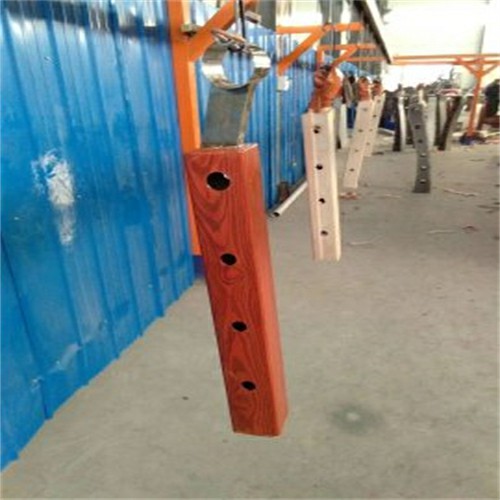 襄樊304不銹鋼復(fù)合管護(hù)欄為您服務(wù)