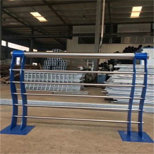 廈門不銹鋼碳素鋼復(fù)合管不銹鋼碳素鋼復(fù)合管護(hù)欄價格河道鍍鋅護(hù)欄