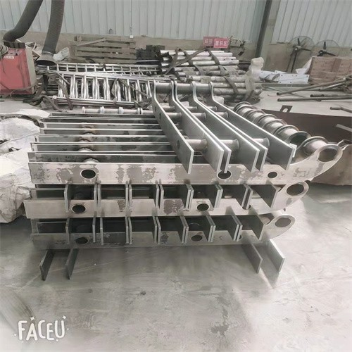 海南不銹鋼復合管護欄不銹鋼碳素鋼復合管護欄價格不銹鋼高鐵站欄桿