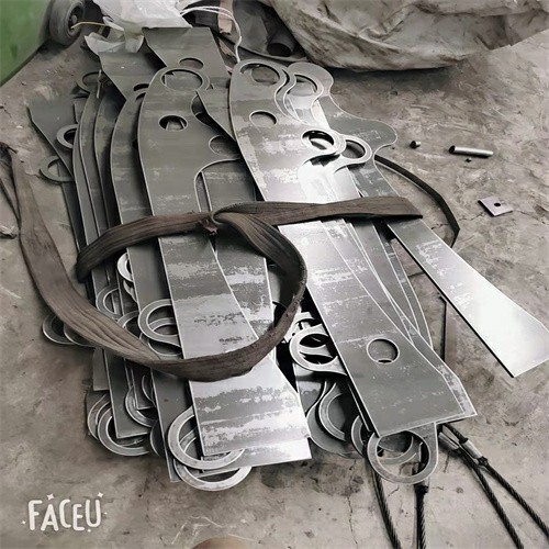 優(yōu)選：山東二橫梁防撞護欄廠家