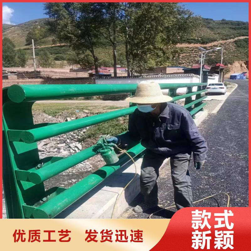 库存充足的不锈钢桥梁立柱道路栏杆批发商超产品在细节