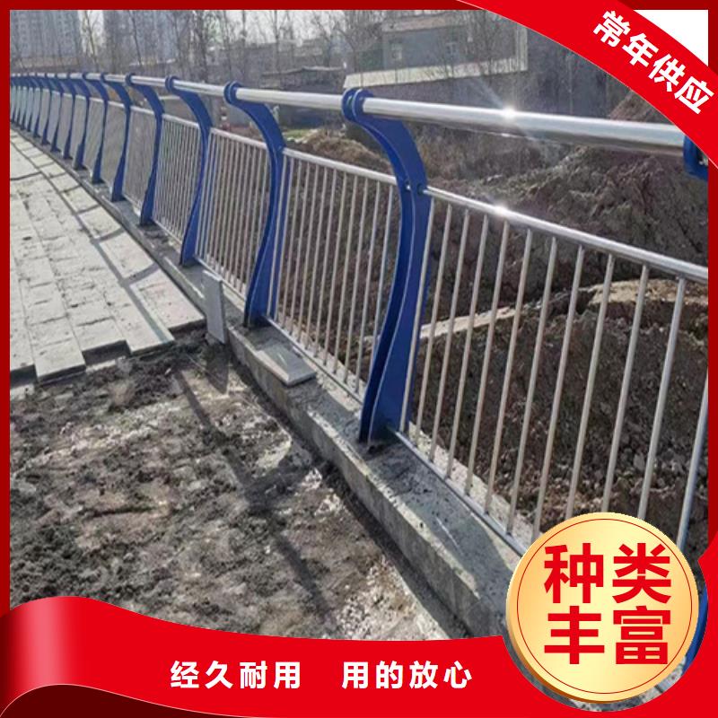怒江橋梁河道隔離欄桿圖片