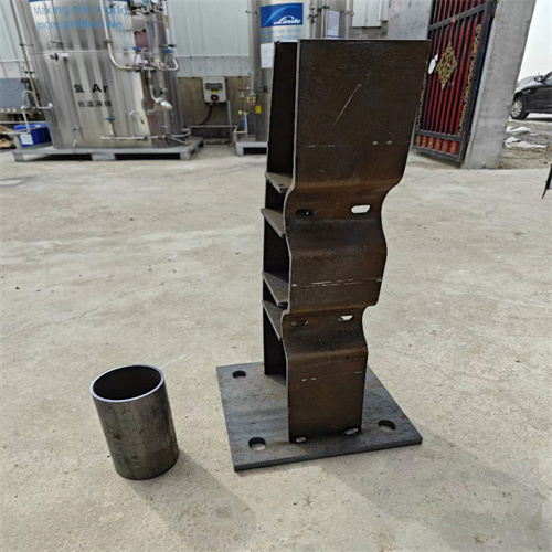 橋梁防撞護(hù)欄 廠家規(guī)格齊全