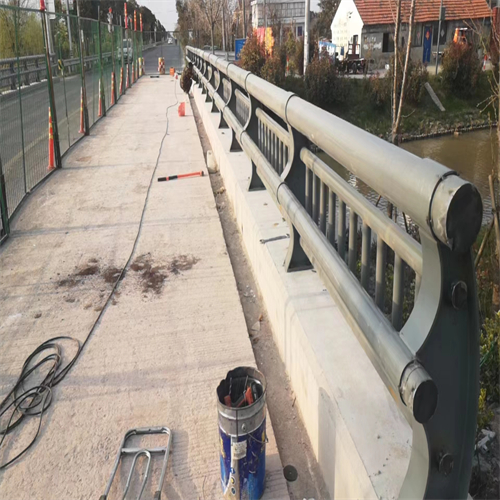 郴州橋梁防撞護(hù)欄臺(tái)車(chē)-橋梁防撞護(hù)欄臺(tái)車(chē)可信賴(lài)