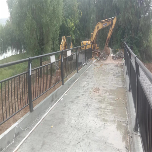 黔東南定制防撞護(hù)欄圖片的基地