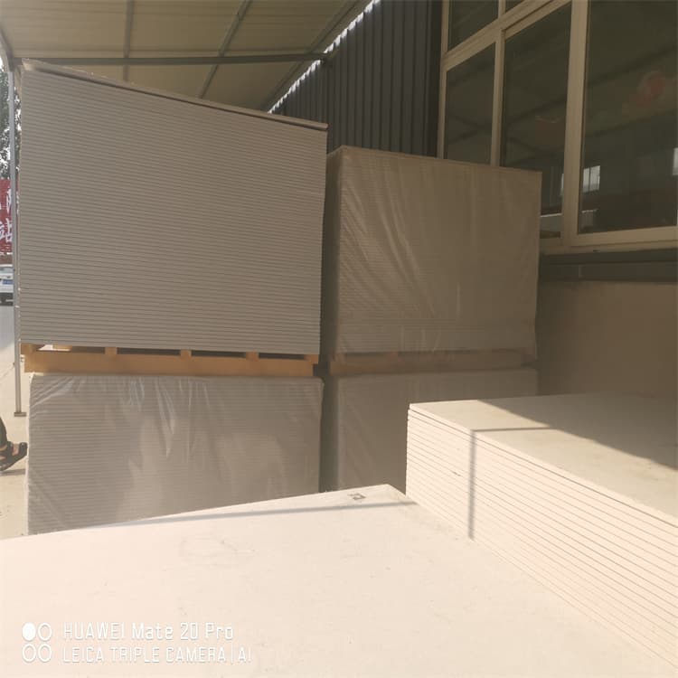 資訊：15mm厚高含量硫酸鋇板生產(chǎn)廠家