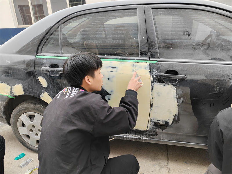汽修學校一般學幾年學汽車裝飾裝潢去哪里好哪個技校能學汽車整形技術
