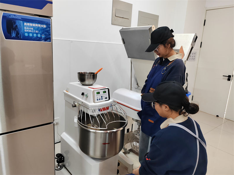 附近西點(diǎn)烘焙學(xué)校哪家好|哪里能學(xué)西點(diǎn)烘焙技術(shù)|