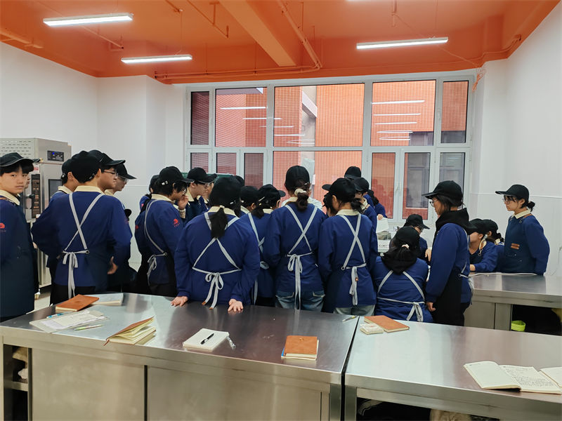 唐山排名前十的專業(yè)西點學(xué)校女孩學(xué)什么好