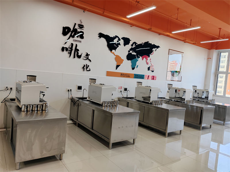 邢臺天天實(shí)操的糕點(diǎn)面點(diǎn)技校學(xué)費(fèi)多少錢