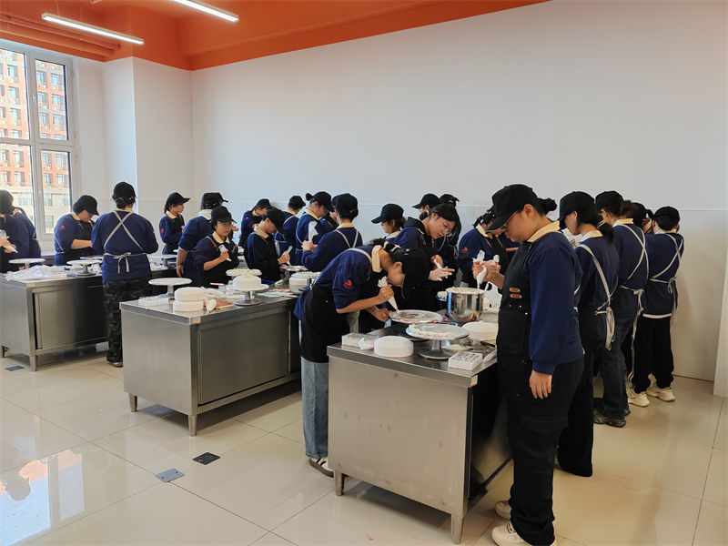 易縣哪里能學糕點哪有糕點學校西點烘焙培訓學校哪家好