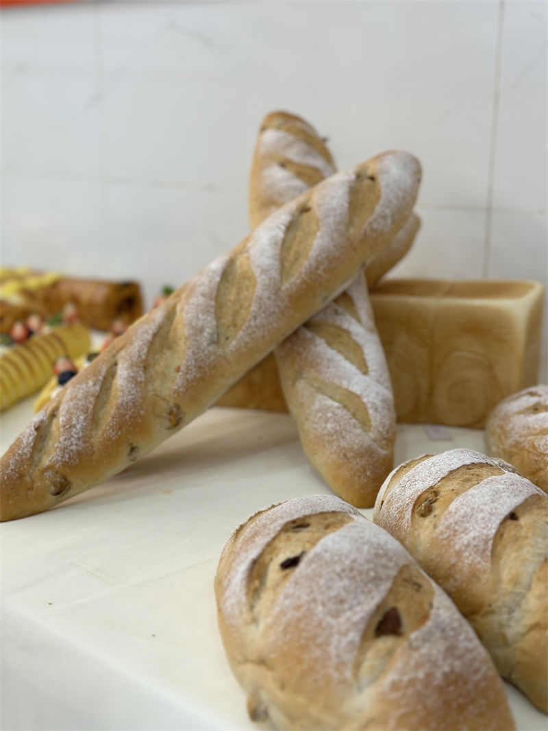 糕點(diǎn)烘焙西點(diǎn)培訓(xùn)班軍事化管理封閉校園