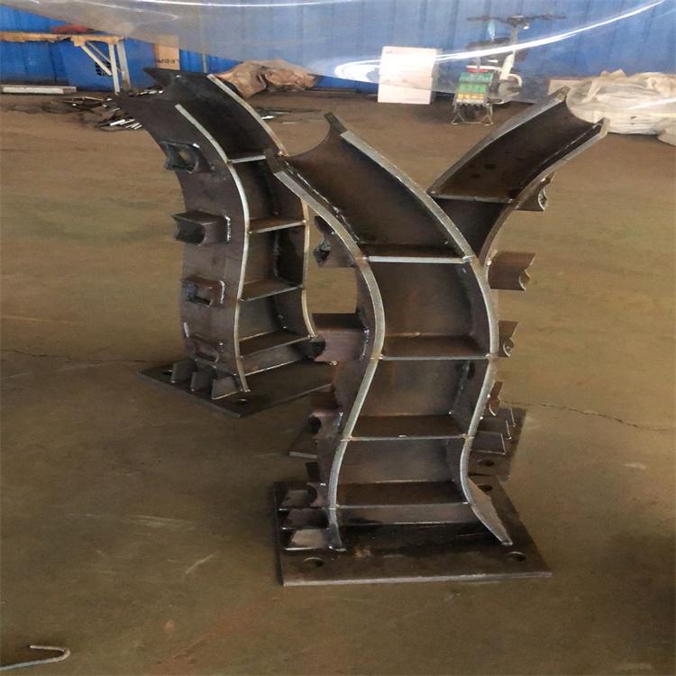 開封山地道路繩索護(hù)欄焊接噴塑