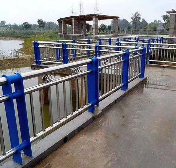 不銹鋼欄桿廠家直銷-庫存充足