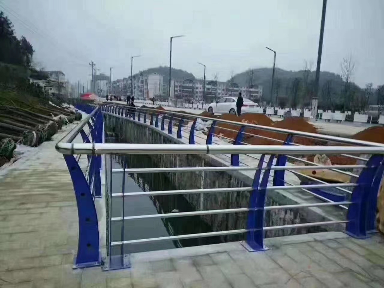 護(hù)欄,不銹鋼復(fù)合管品質(zhì)可靠