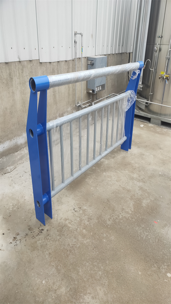 橋梁防撞護欄圖片廠家直銷