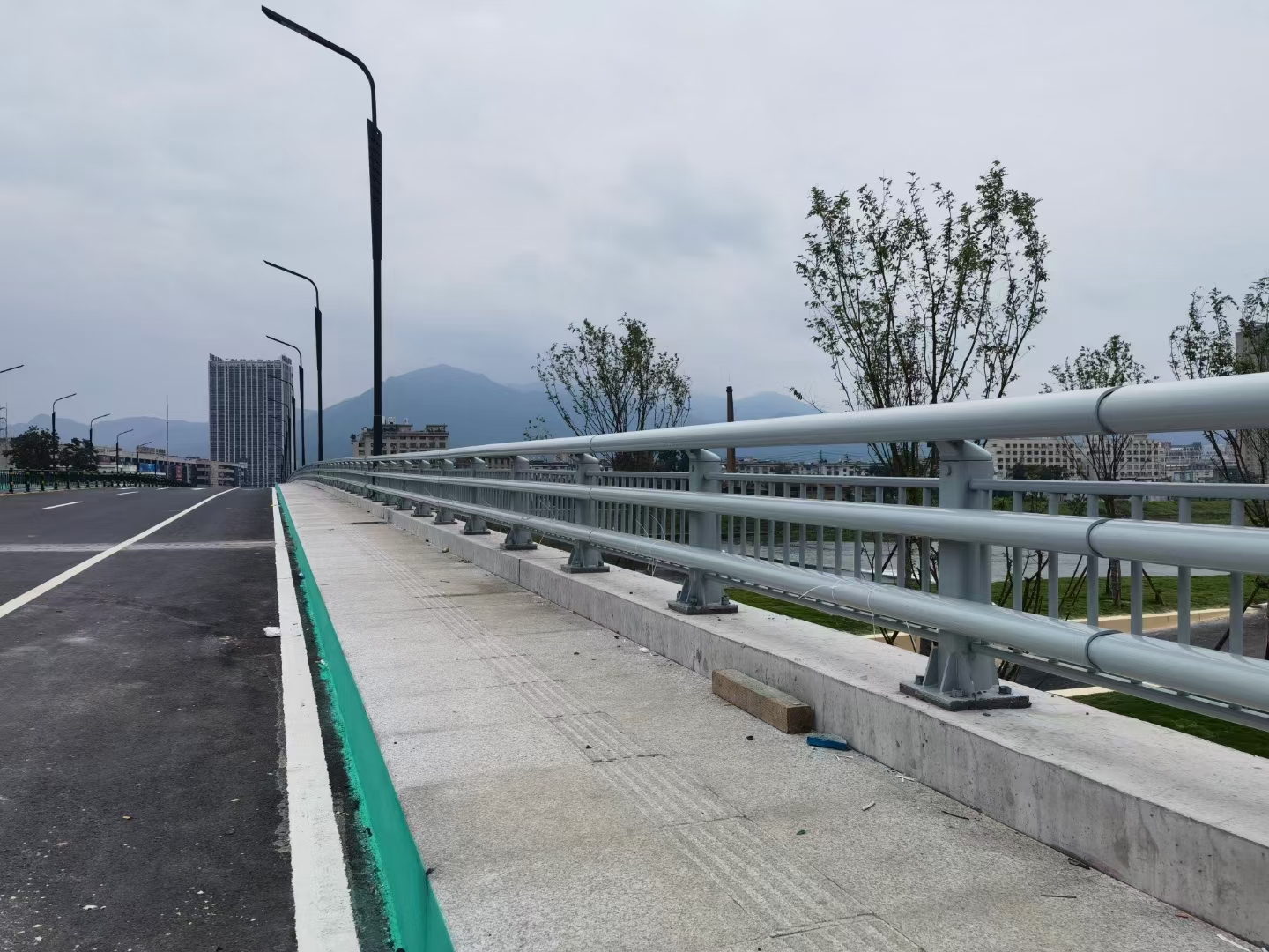 護欄燈光護欄貨源報價