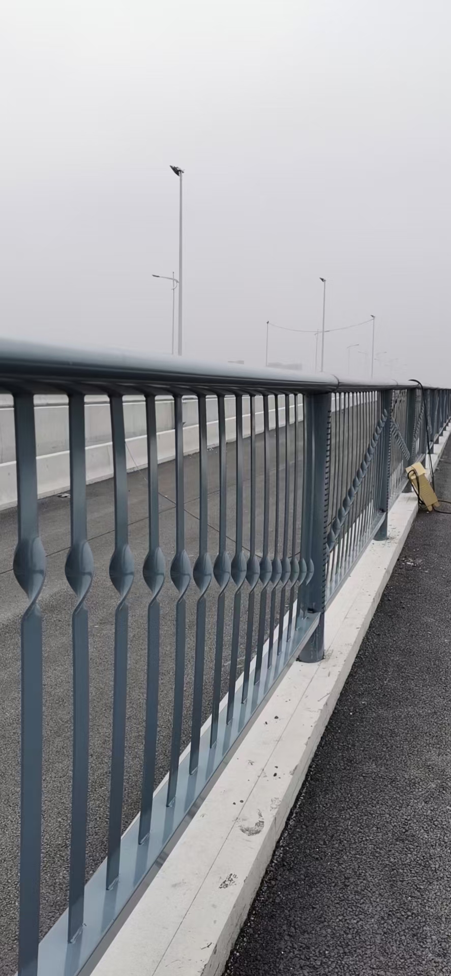 不銹鋼人行道護欄銷售