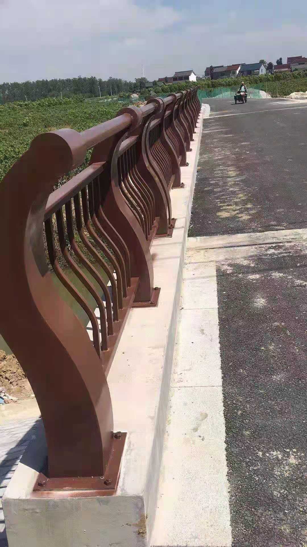 淄博鍍鋅管護(hù)欄支持定制