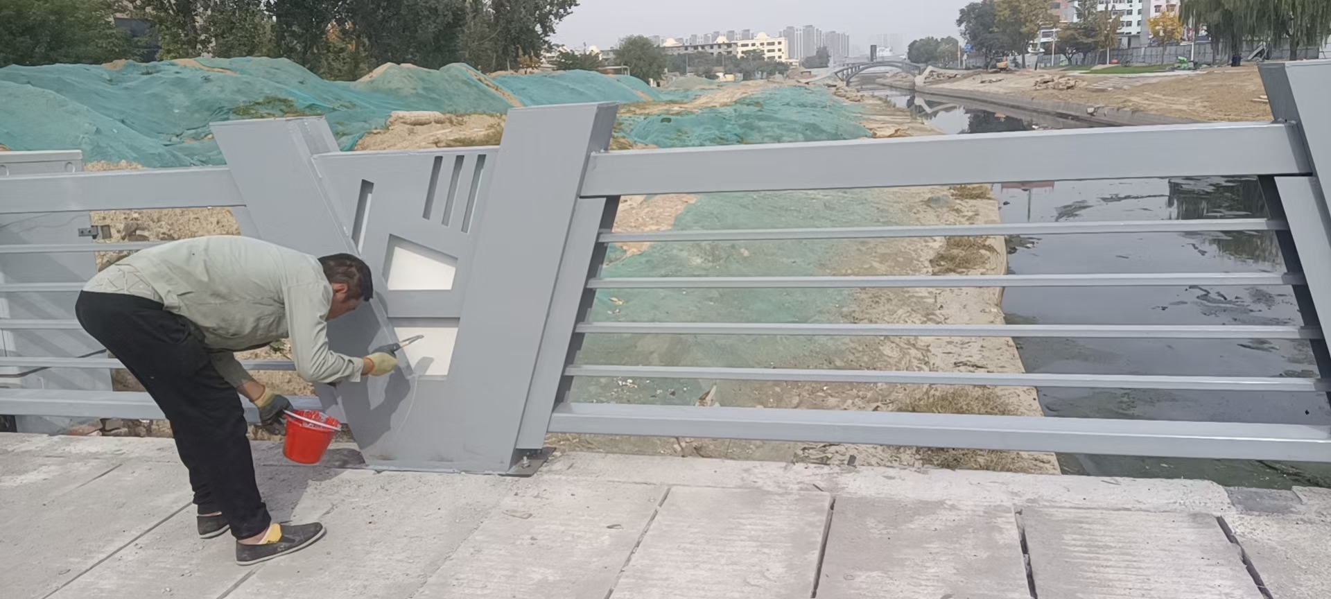 黃南不銹鋼天橋護欄現(xiàn)貨價格