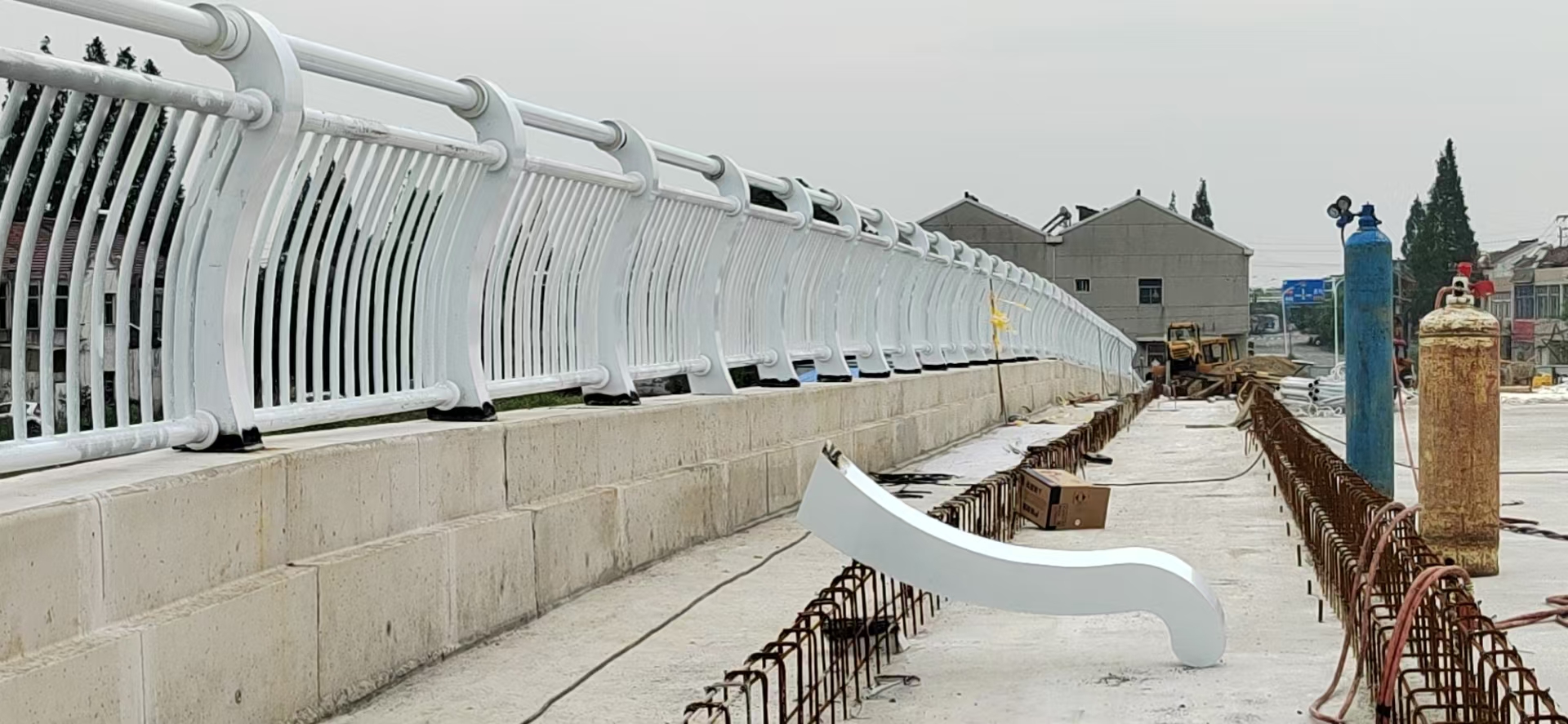 海西橋梁護(hù)欄304不銹鋼復(fù)合管報(bào)價(jià)