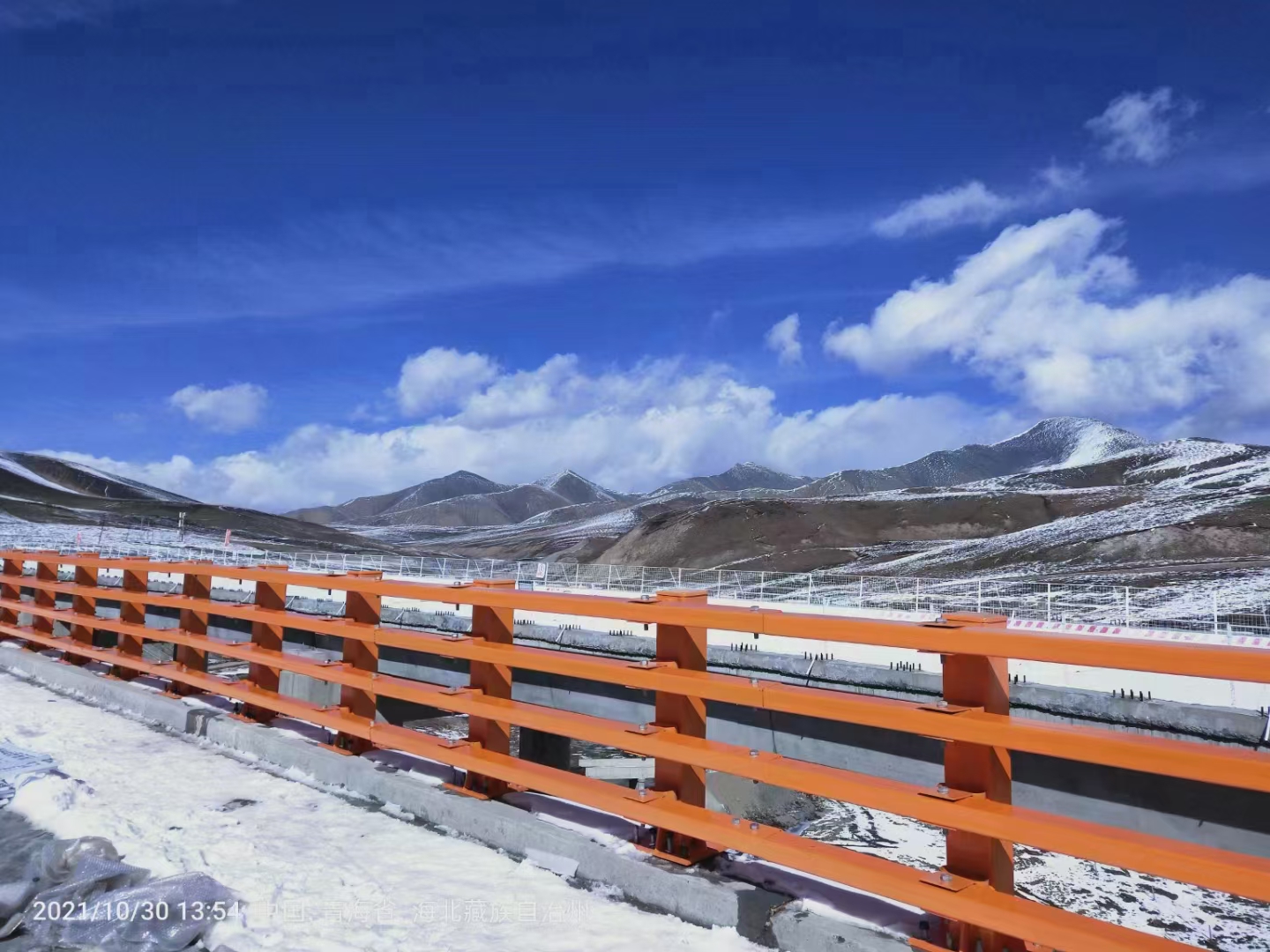 新疆鄉(xiāng)村橋梁防撞護欄實力廠家