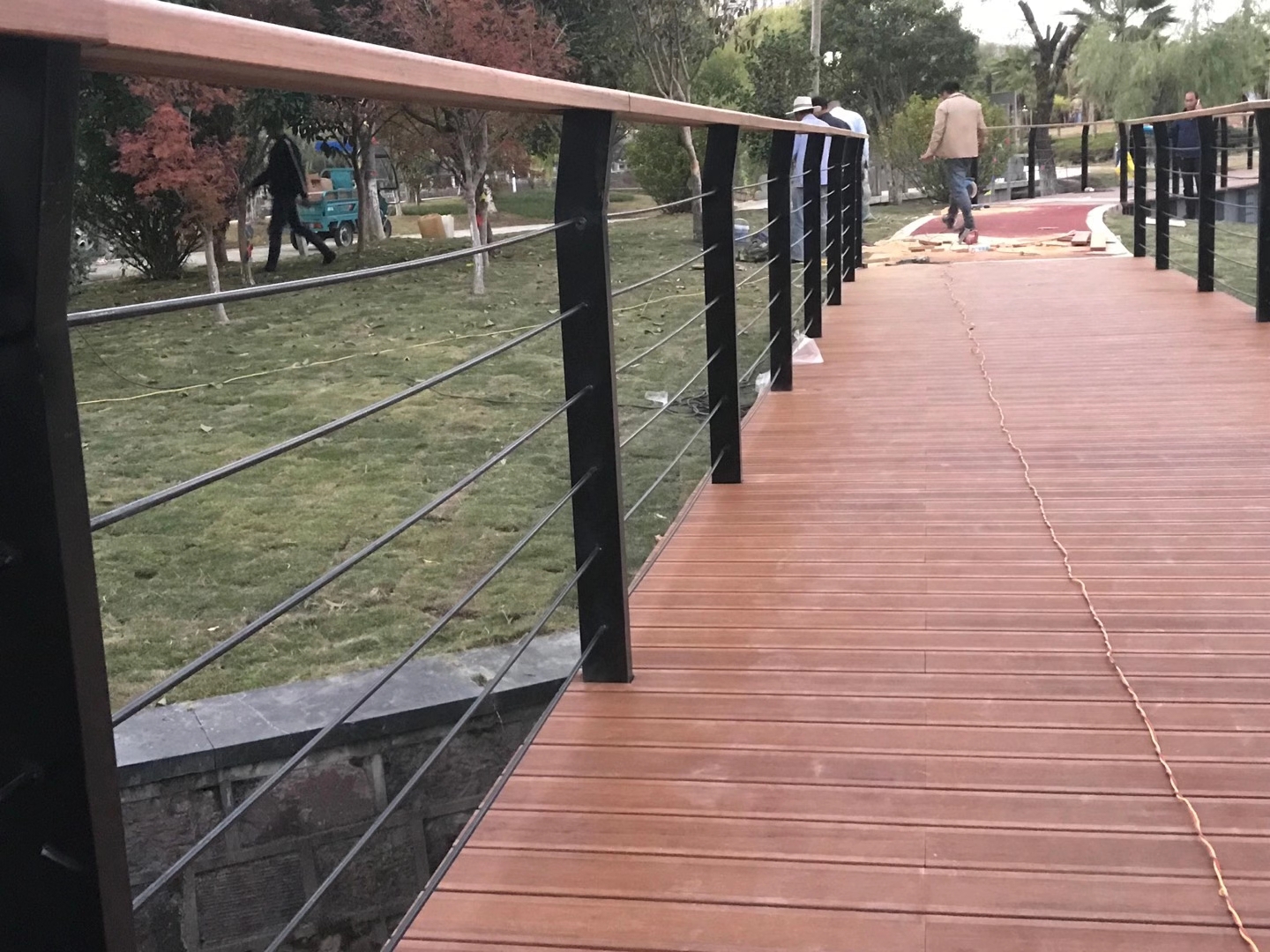 海西河道不銹鋼絲繩欄桿全國發(fā)貨