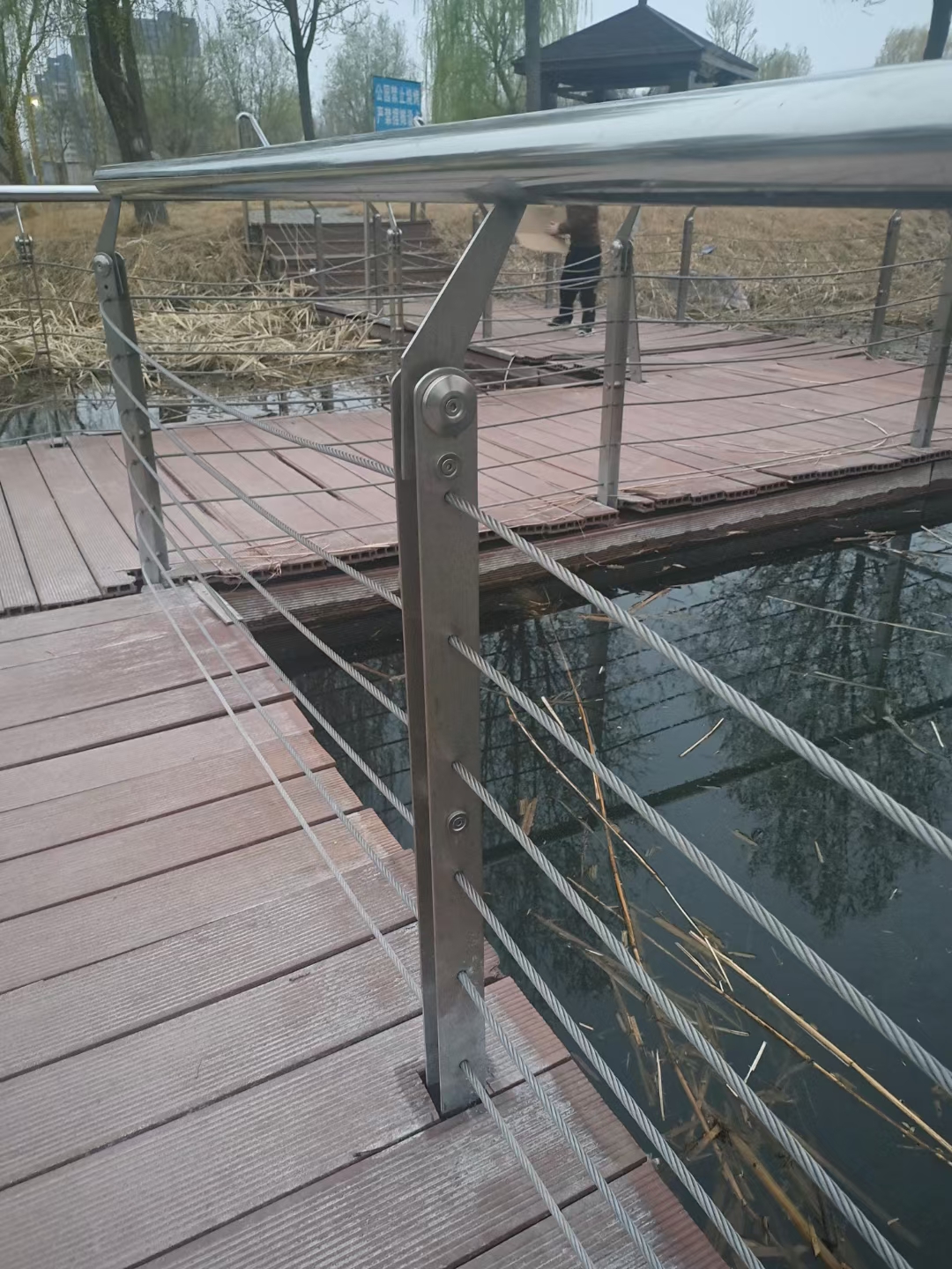 銅川鍍鋅鋼絲繩護欄現(xiàn)貨廠家