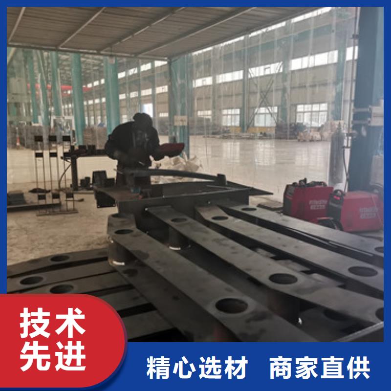 道路景觀護(hù)欄生產(chǎn)廠家-價(jià)格實(shí)惠廠家型號(hào)齊全