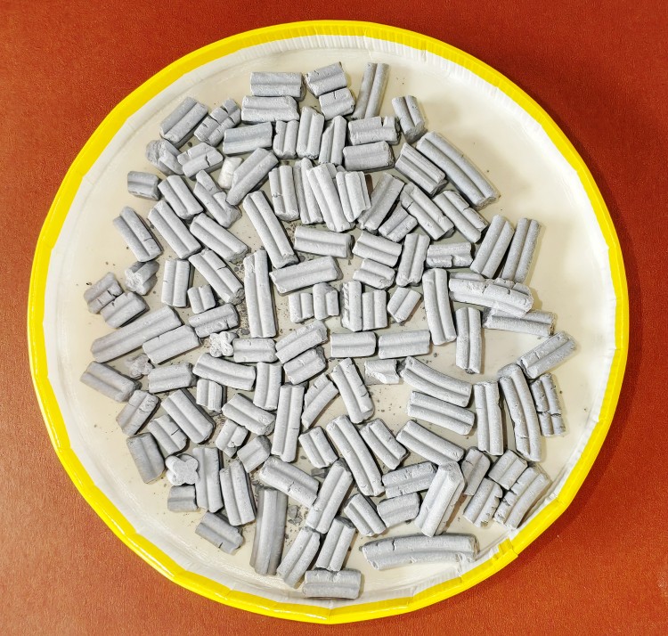 柱狀氫氧化鈣用于土壤中和圖片