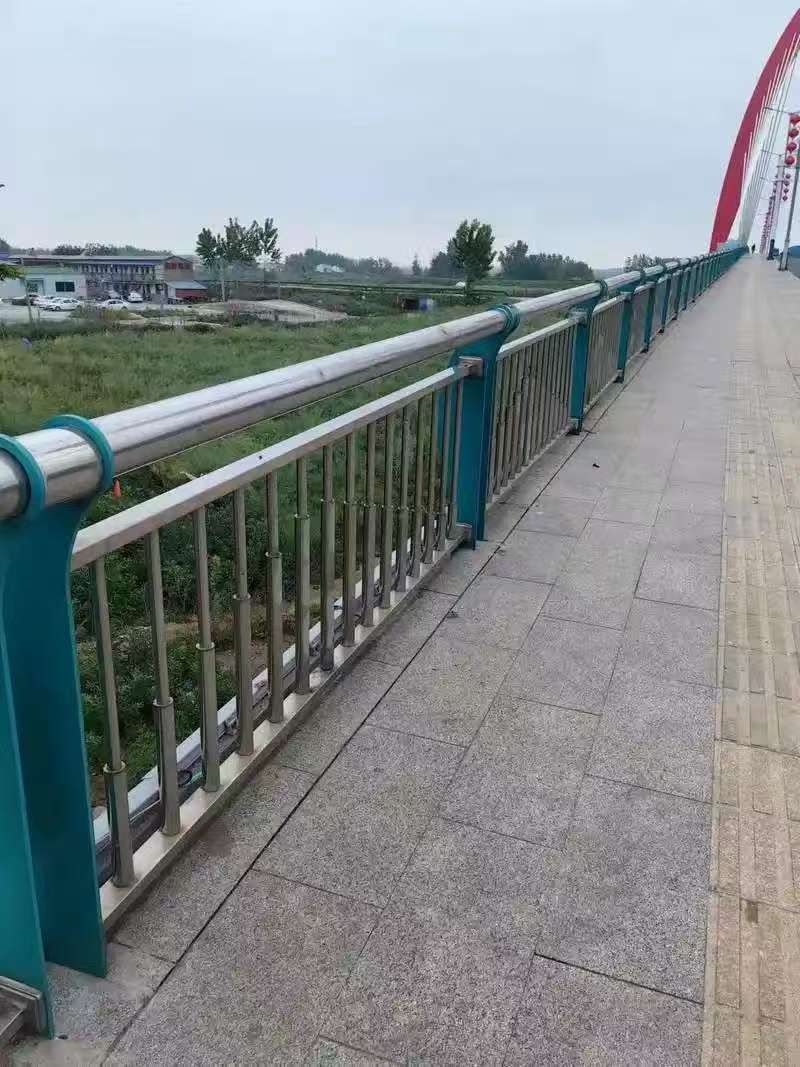 萬寧市交通護(hù)欄圍欄質(zhì)量保證本地范圍公司