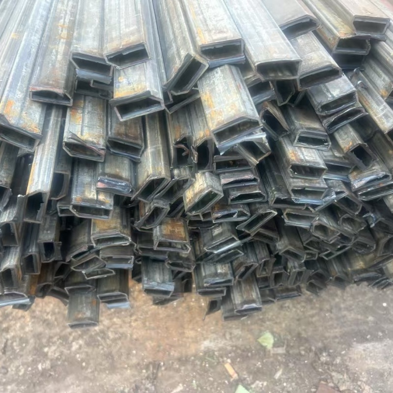 50*80鍍鋅八字管品類齊全