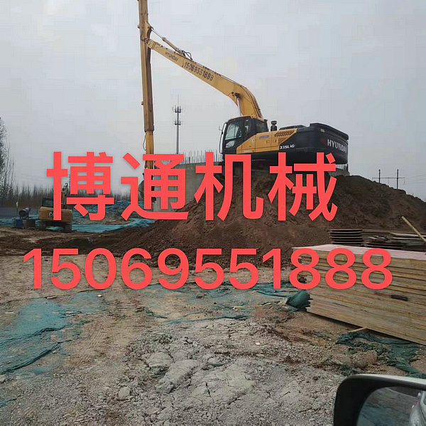 挖深井的伸縮臂挖掘機(jī)出租電話團(tuán)隊(duì)