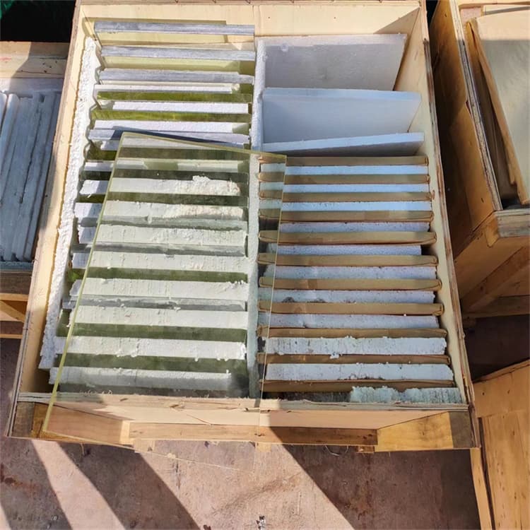 價(jià)格低的200*300mm射線防護(hù)鉛玻璃實(shí)體廠家