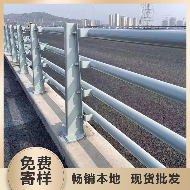 四川雙層防撞護(hù)欄-多年大廠