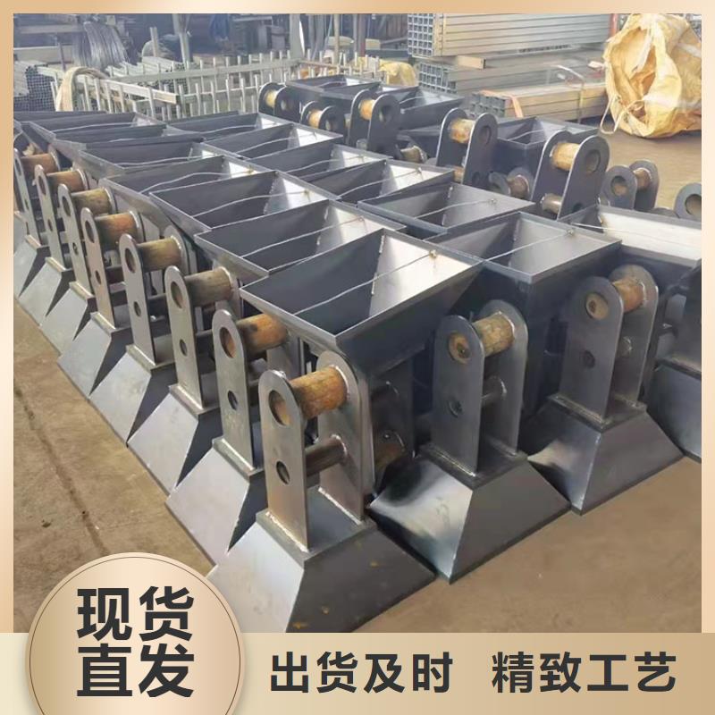 山東道路中間隔離防撞欄桿廠家批發(fā)供應