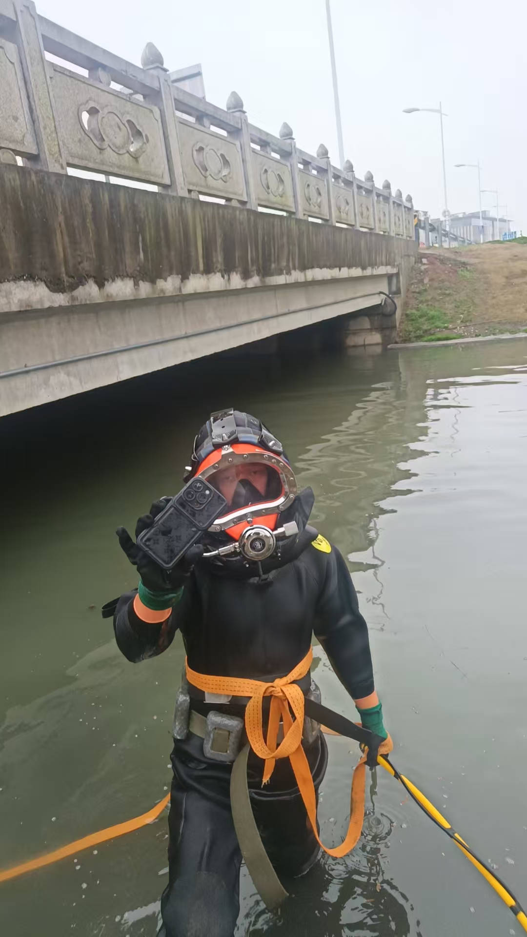 延邊水下打撈手機(jī)多少錢(qián)專(zhuān)業(yè)水下打撈