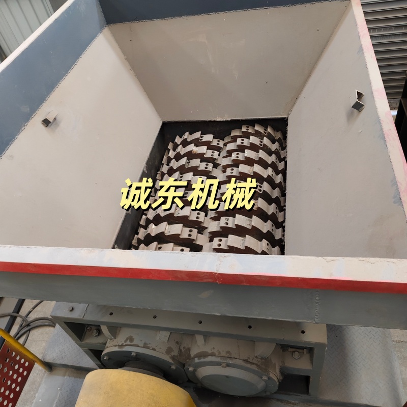 破碎機(jī)彩鋼瓦粉碎機(jī)檢驗(yàn)發(fā)貨