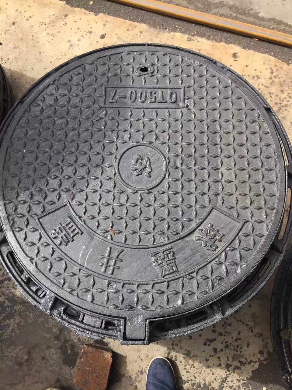 鑄鐵井蓋【鑄鐵井蓋】豐富的行業(yè)經驗